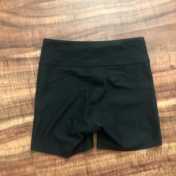 Outdoor Voices Warmup 5” Short - Picture 3 of 3